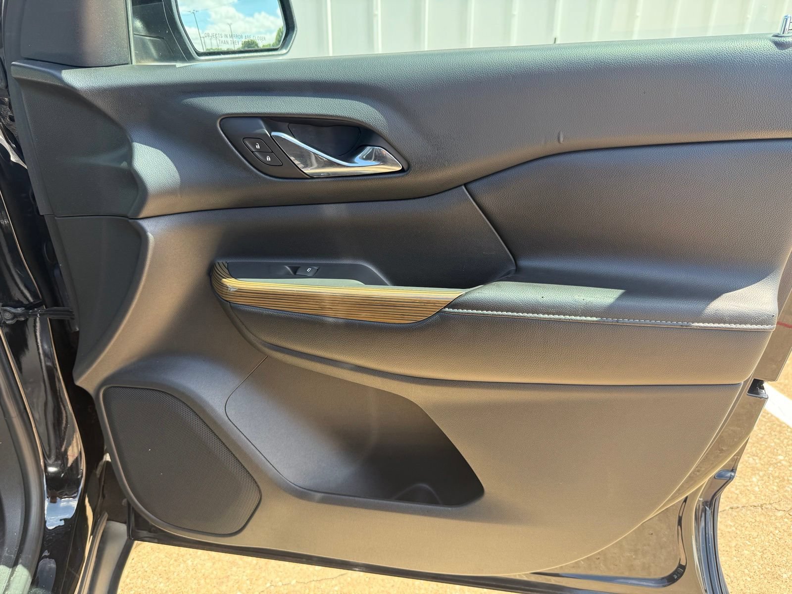 Used 2017 GMC Acadia SLE FWD image 25