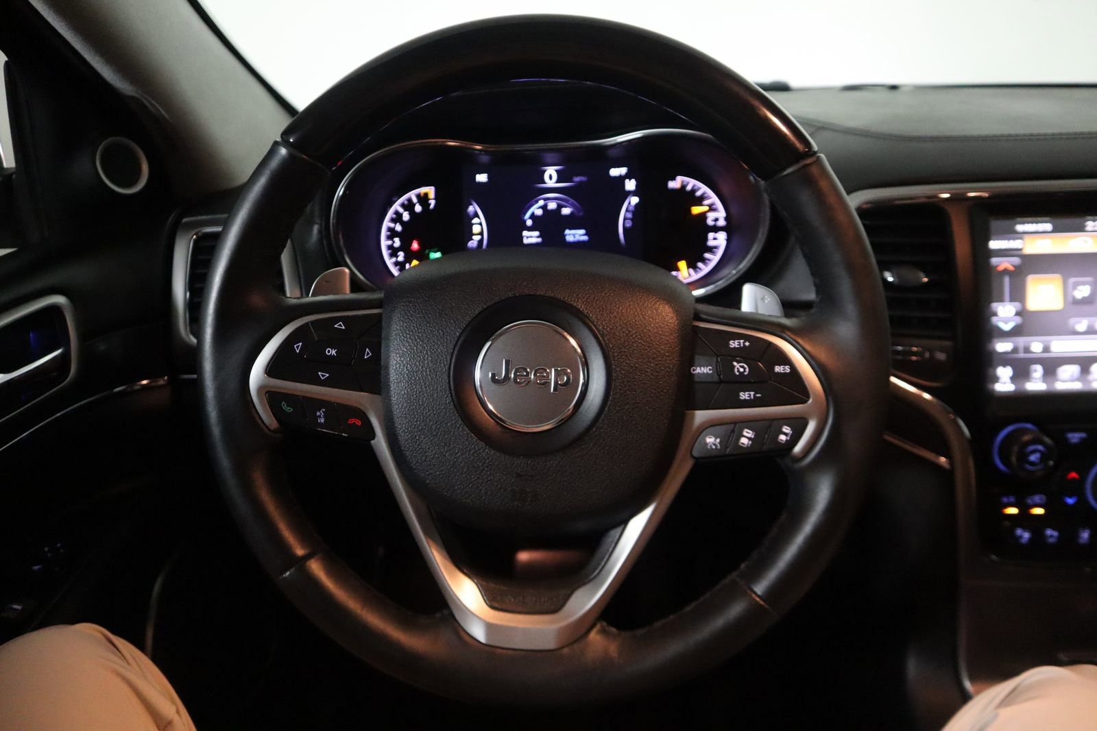 Used 2017 Jeep Grand Cherokee Summit AWD/4WD image 23