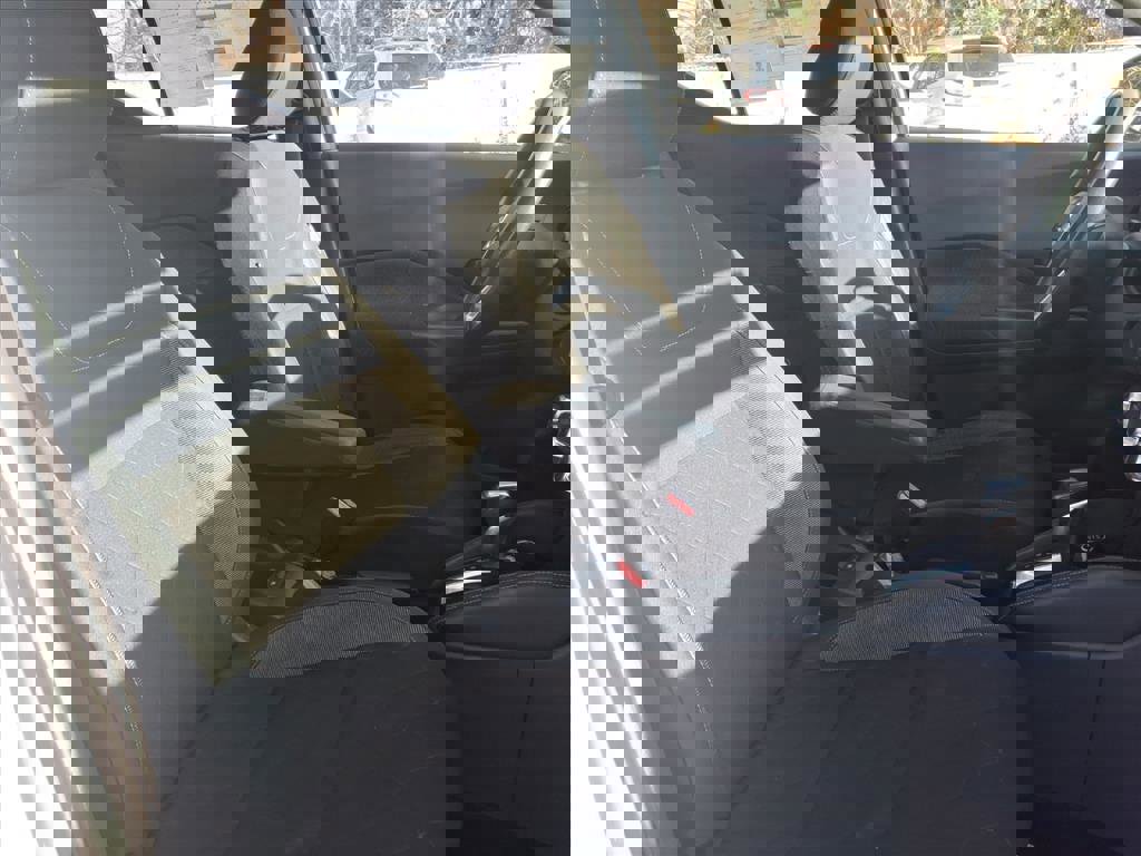 Used 2019 Nissan Kicks S image 9