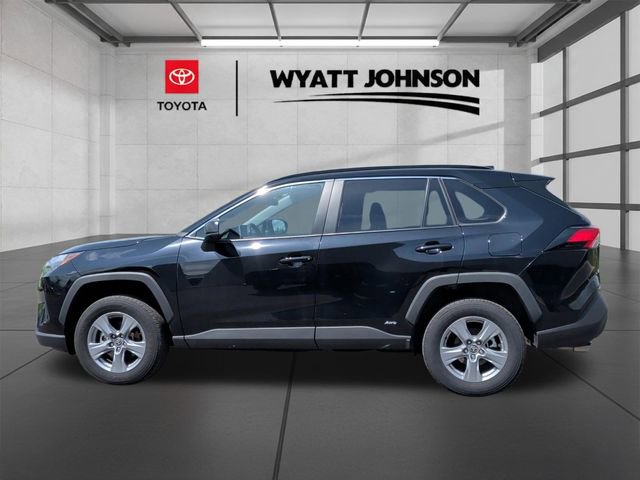Used 2025 Toyota RAV4 LE AWD/4WD image 2