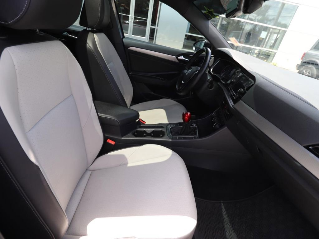 Used 2020 Volkswagen Jetta R-Line w/ R-Line Cold Weather Package FWD image 15