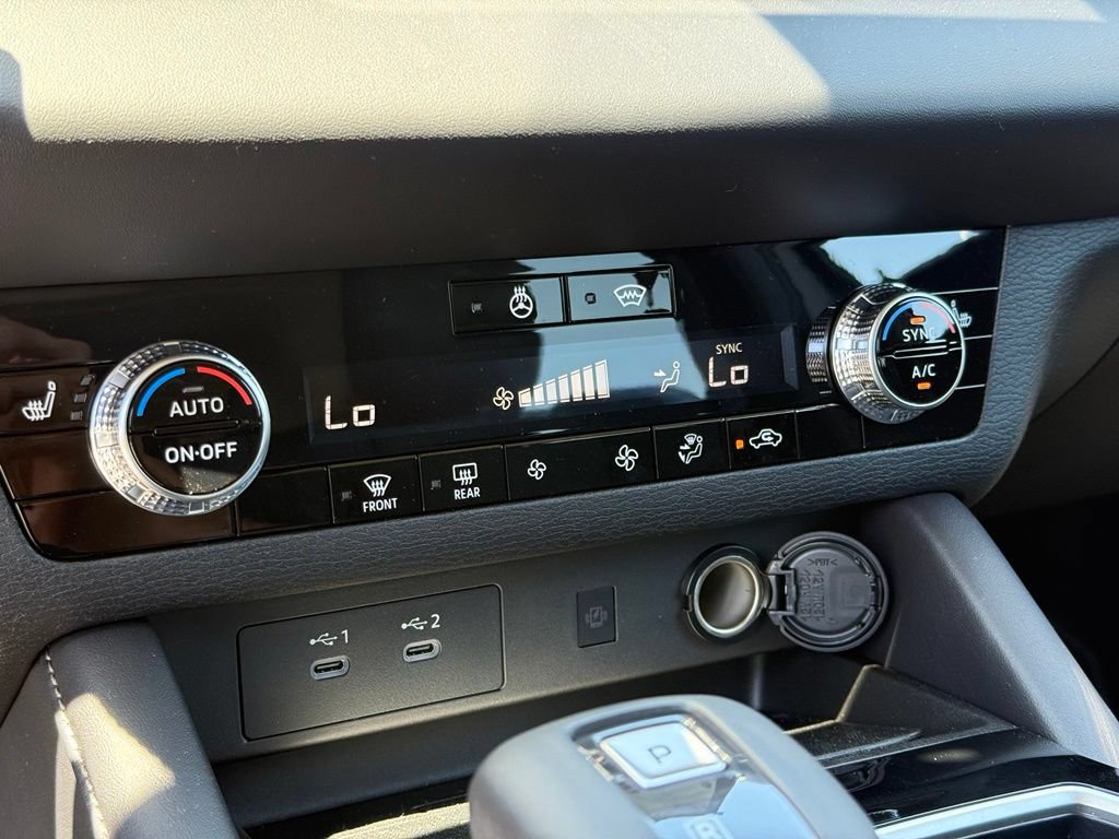 New 2026 Mitsubishi Outlander AWD image 31