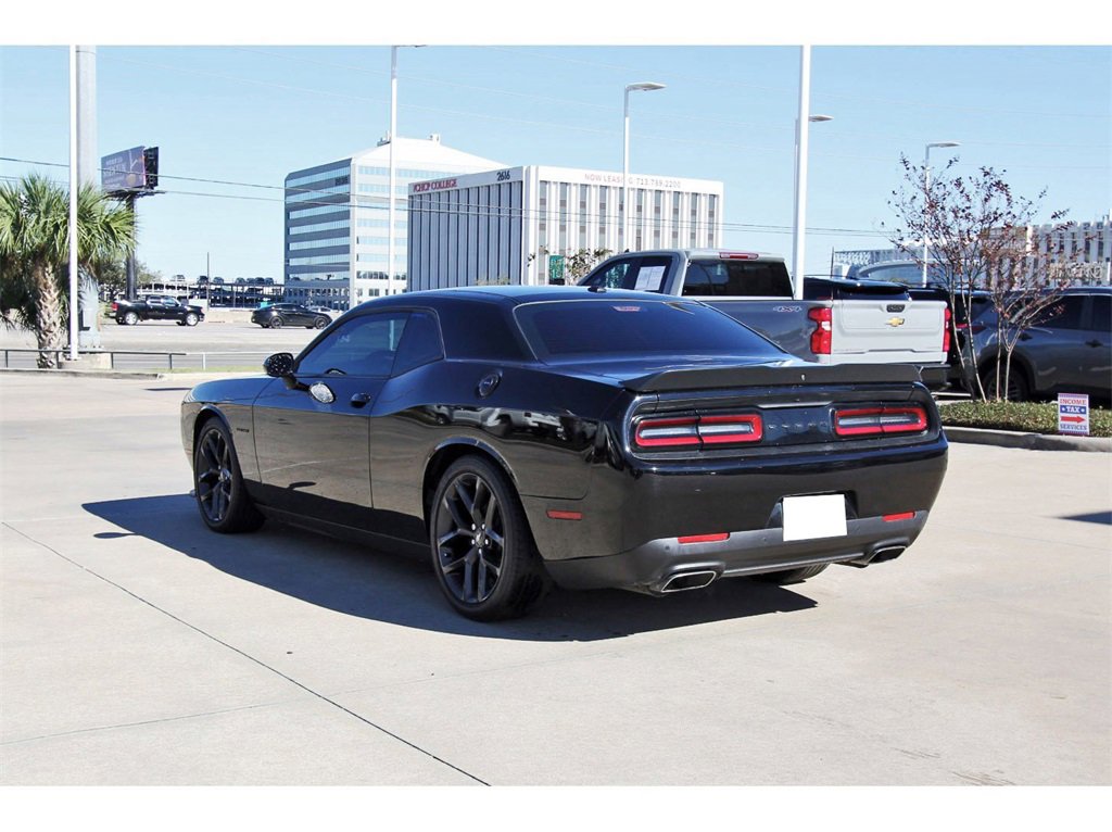 Used 2020 Dodge Challenger R/T w/ Blacktop Package image 4