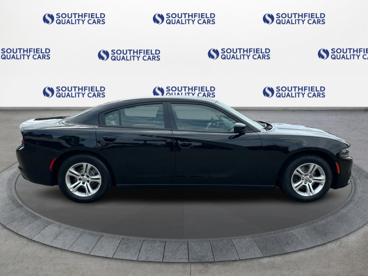 Used 2020 Dodge Charger SXT w/ Leather Interior Group RWD image 8