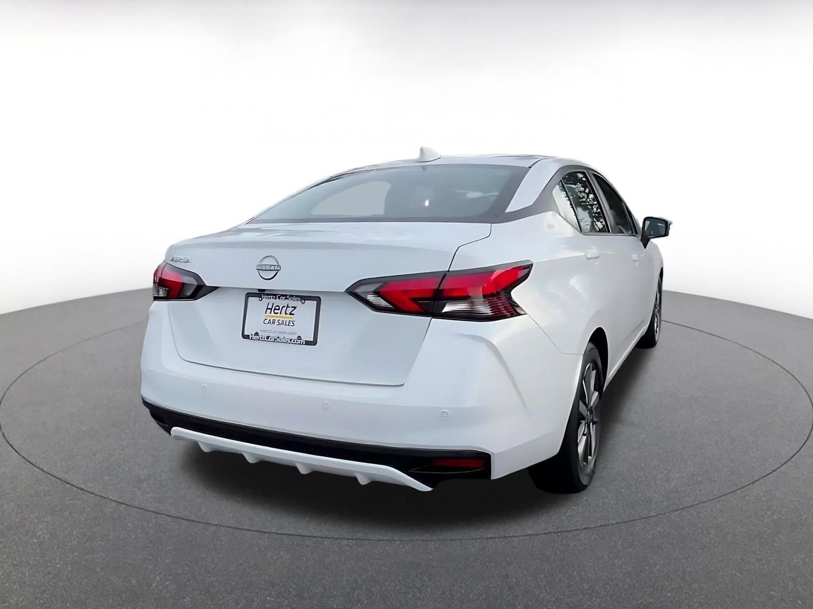 Used 2025 Nissan Versa SV image 14