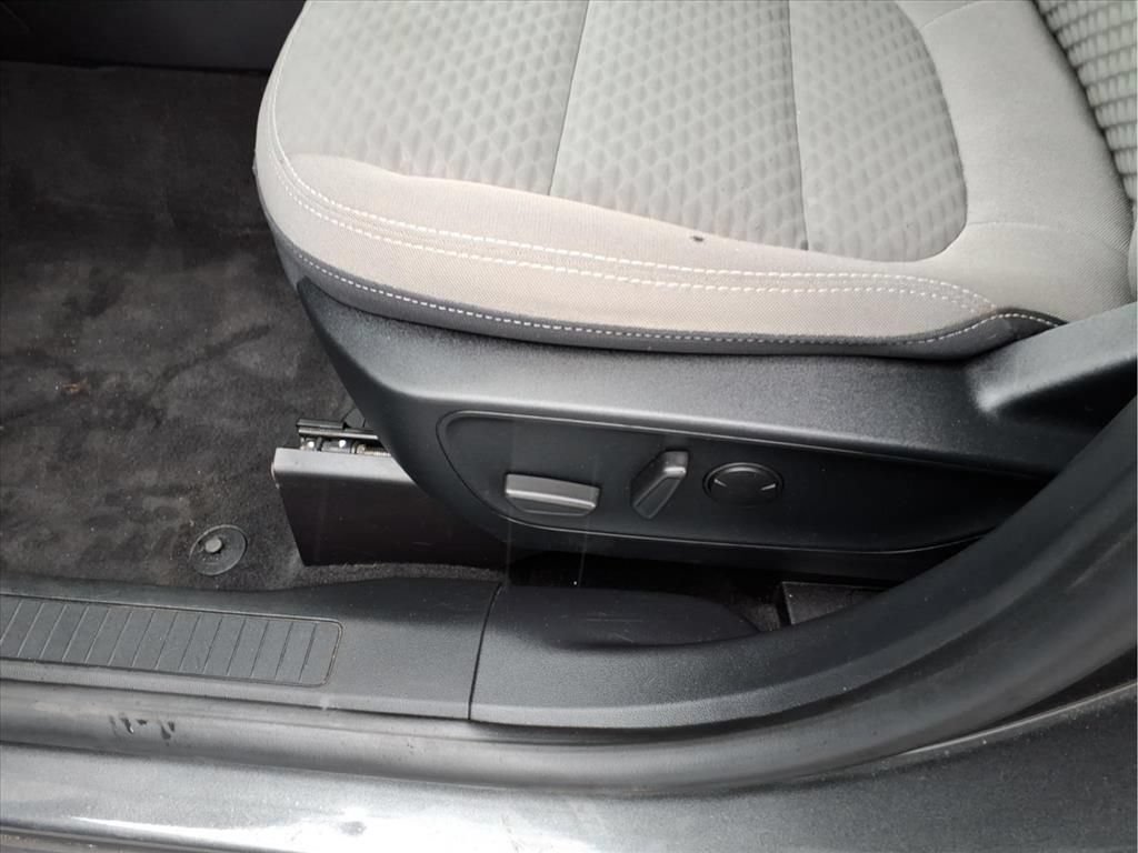 Used 2020 Ford Escape SE FWD image 21