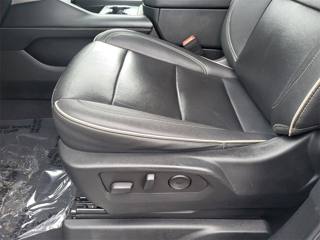 Used 2023 Chevrolet Suburban Premier image 14