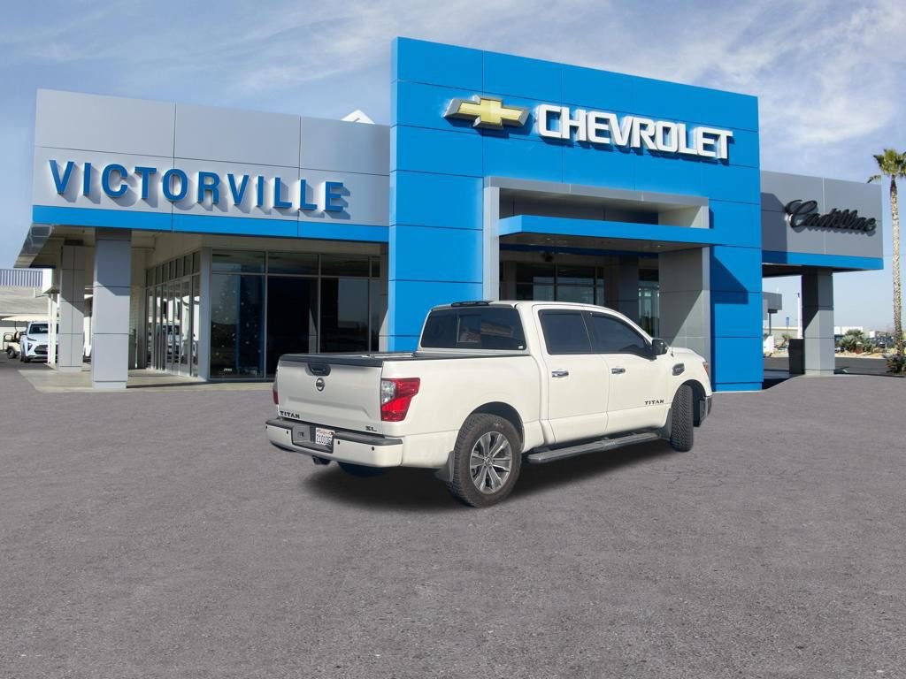 Used 2017 Nissan Titan SL image 5