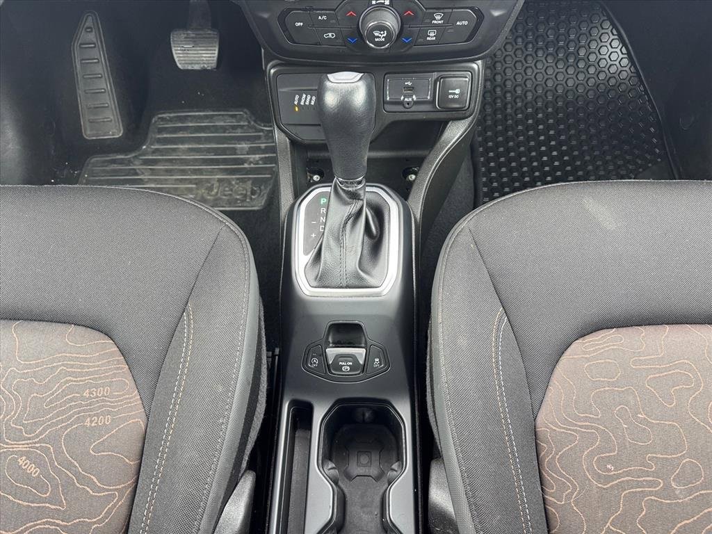 Used 2023 Jeep Renegade Latitude image 16