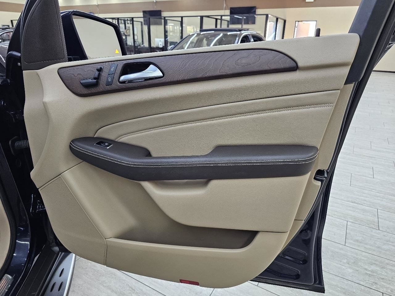 Used 2015 Mercedes-Benz ML 350 2WD w/ Premium 1 Package image 41