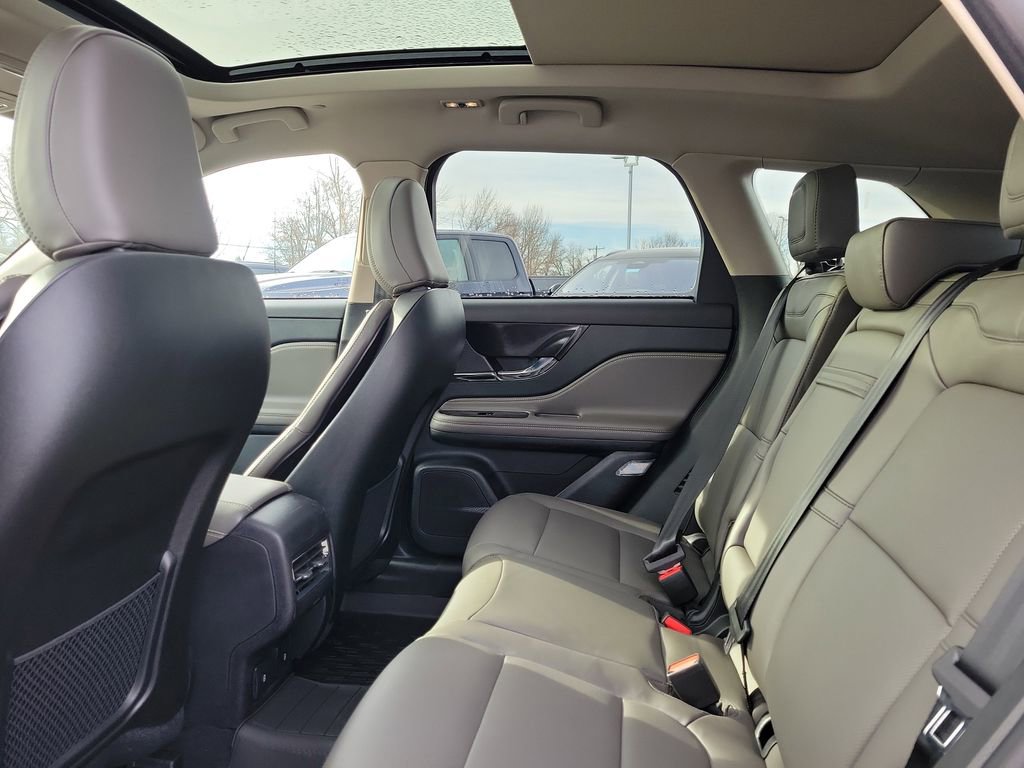 New 2026 Lincoln Corsair Premiere image 13