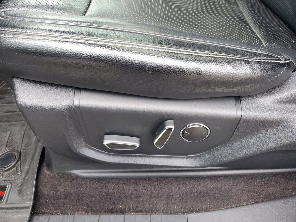 Used 2016 Ford F150 Lariat w/ Equipment Group 502A Luxury image 11