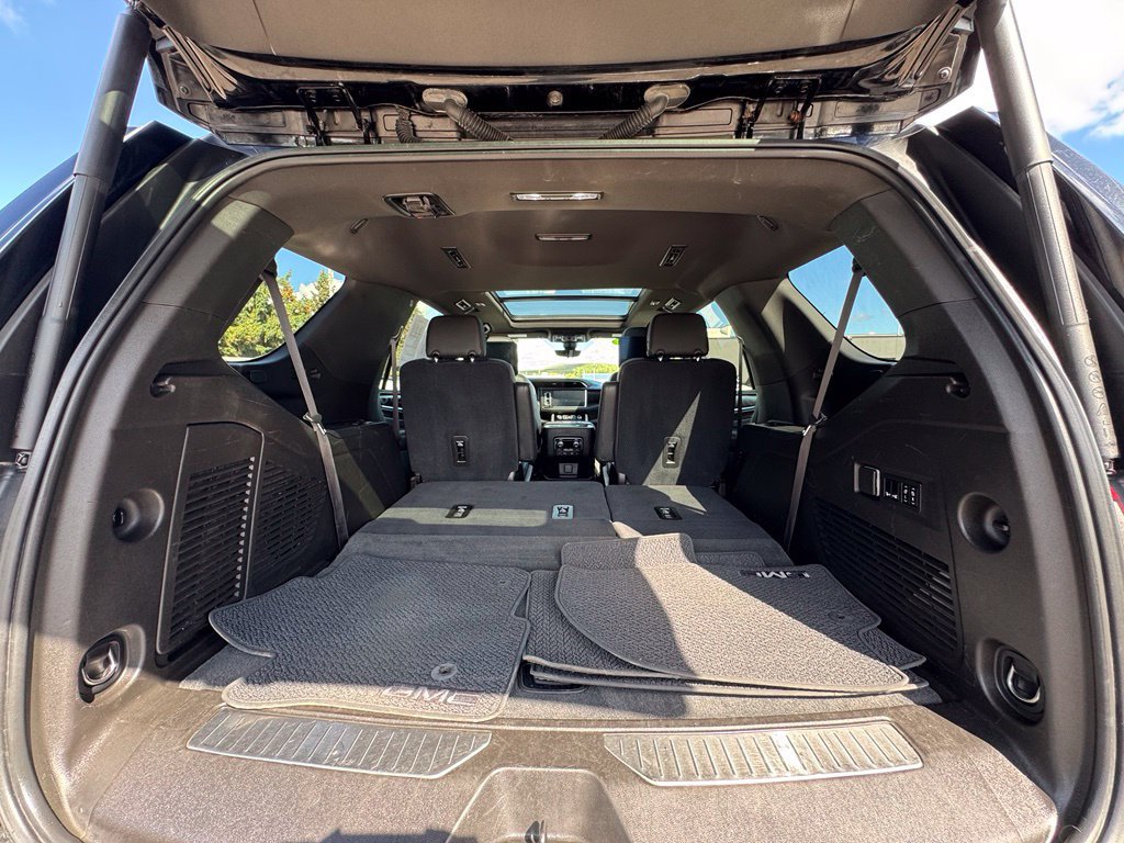 Used 2021 GMC Yukon Denali w/ Denali Ultimate Package AWD/4WD image 46
