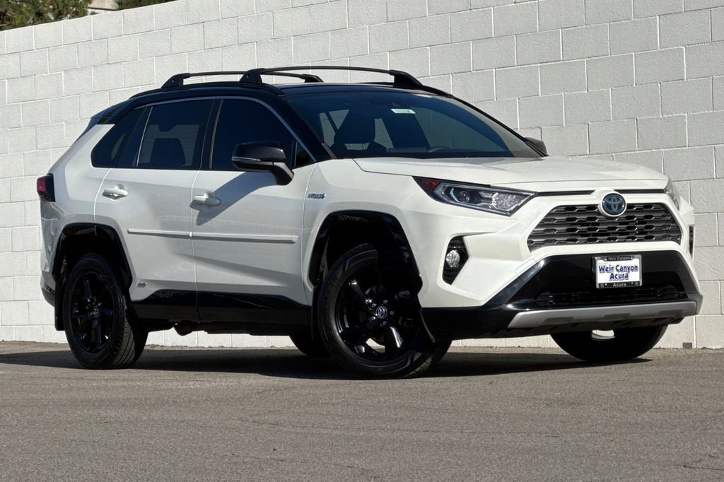 Used 2020 Toyota RAV4 XSE w/ XSE Grade Weather Package AWD/4WD image 2