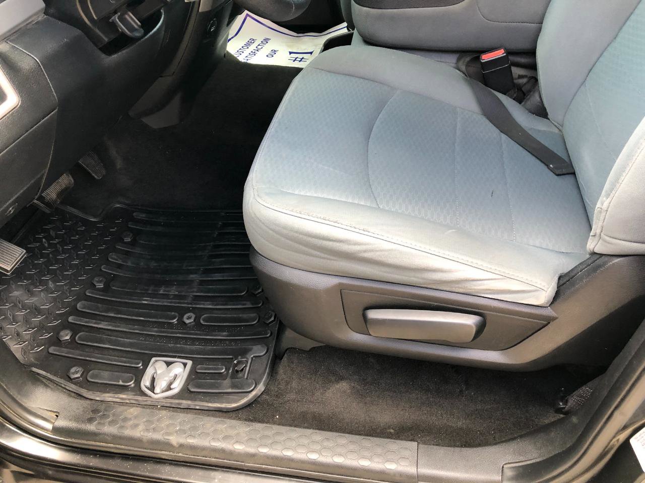 Used 2017 RAM 1500 Express w/ Express Value Package AWD/4WD image 16