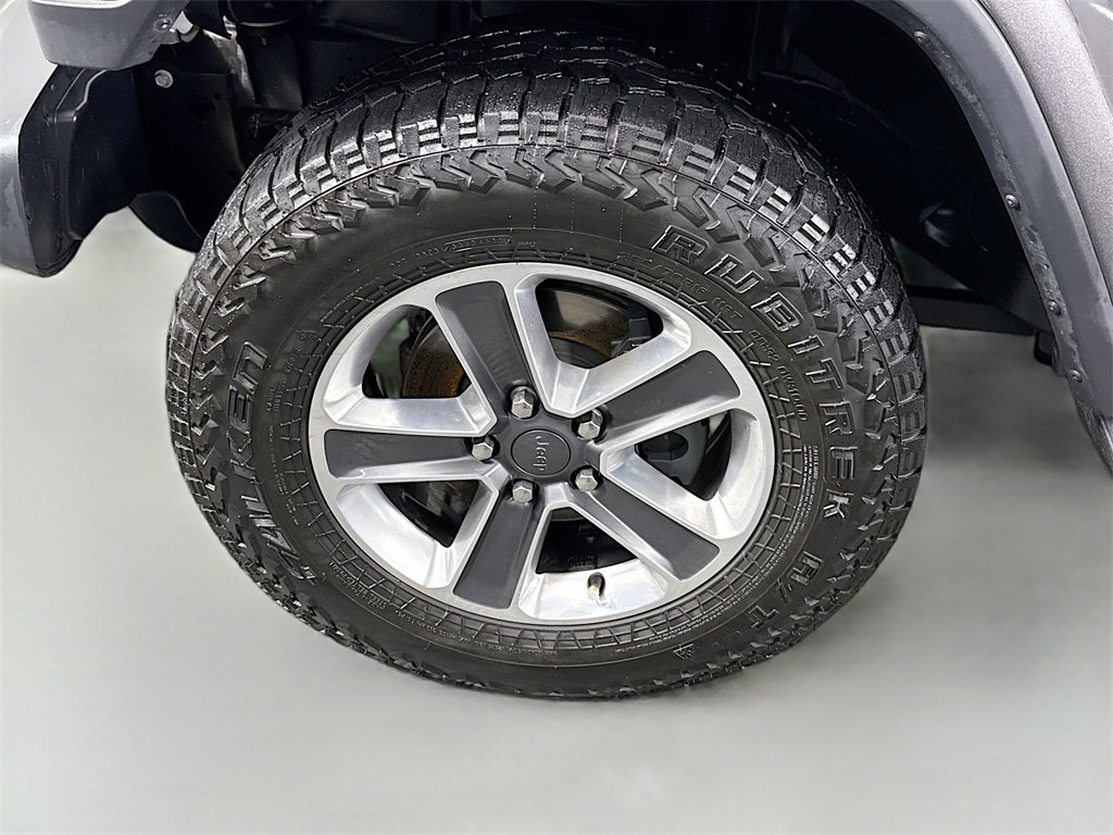 Used 2018 Jeep Wrangler Unlimited Sahara image 35