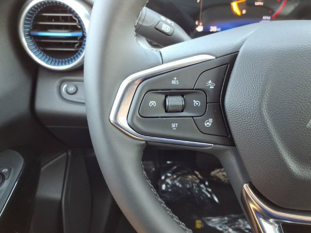 New 2026 Chevrolet Trax LT w/ Sunroof Package FWD image 13
