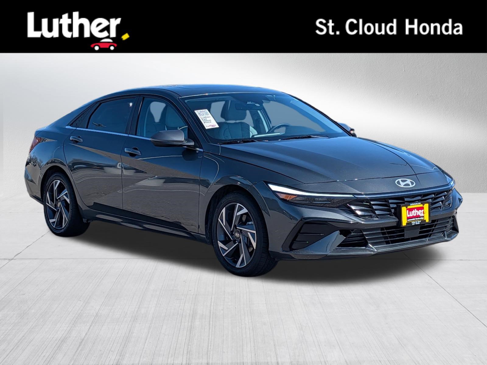 Used 2024 Hyundai Elantra Limited image 1