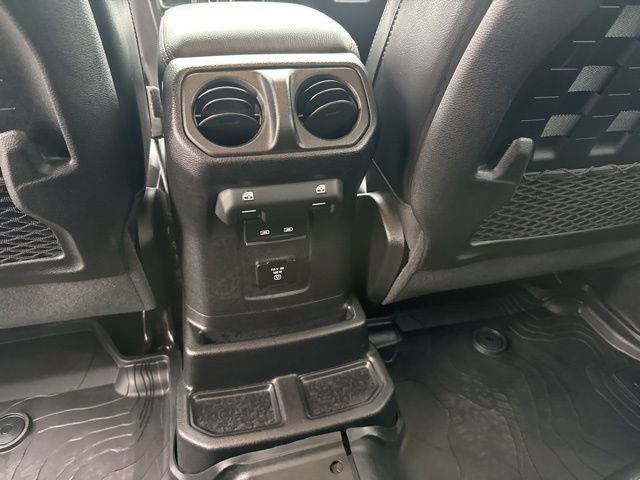Used 2021 Jeep Wrangler Unlimited Rubicon w/ Cold Weather Group image 31