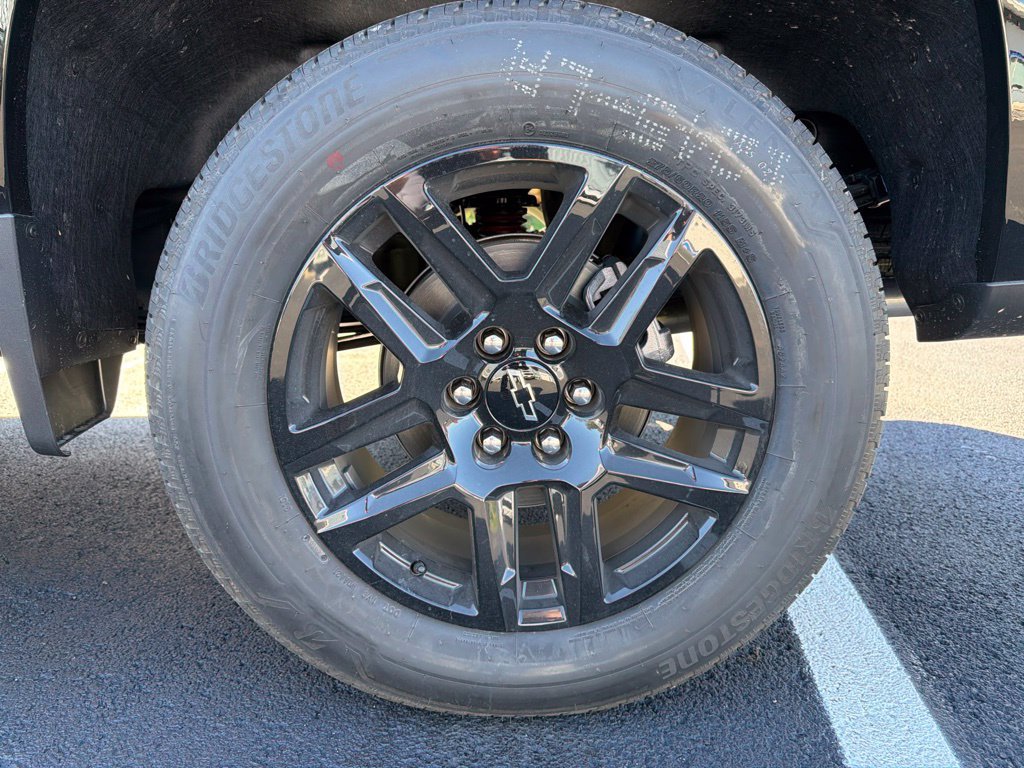New 2026 Chevrolet Silverado 1500 RST w/ Dark Appearance Package AWD/4WD image 16