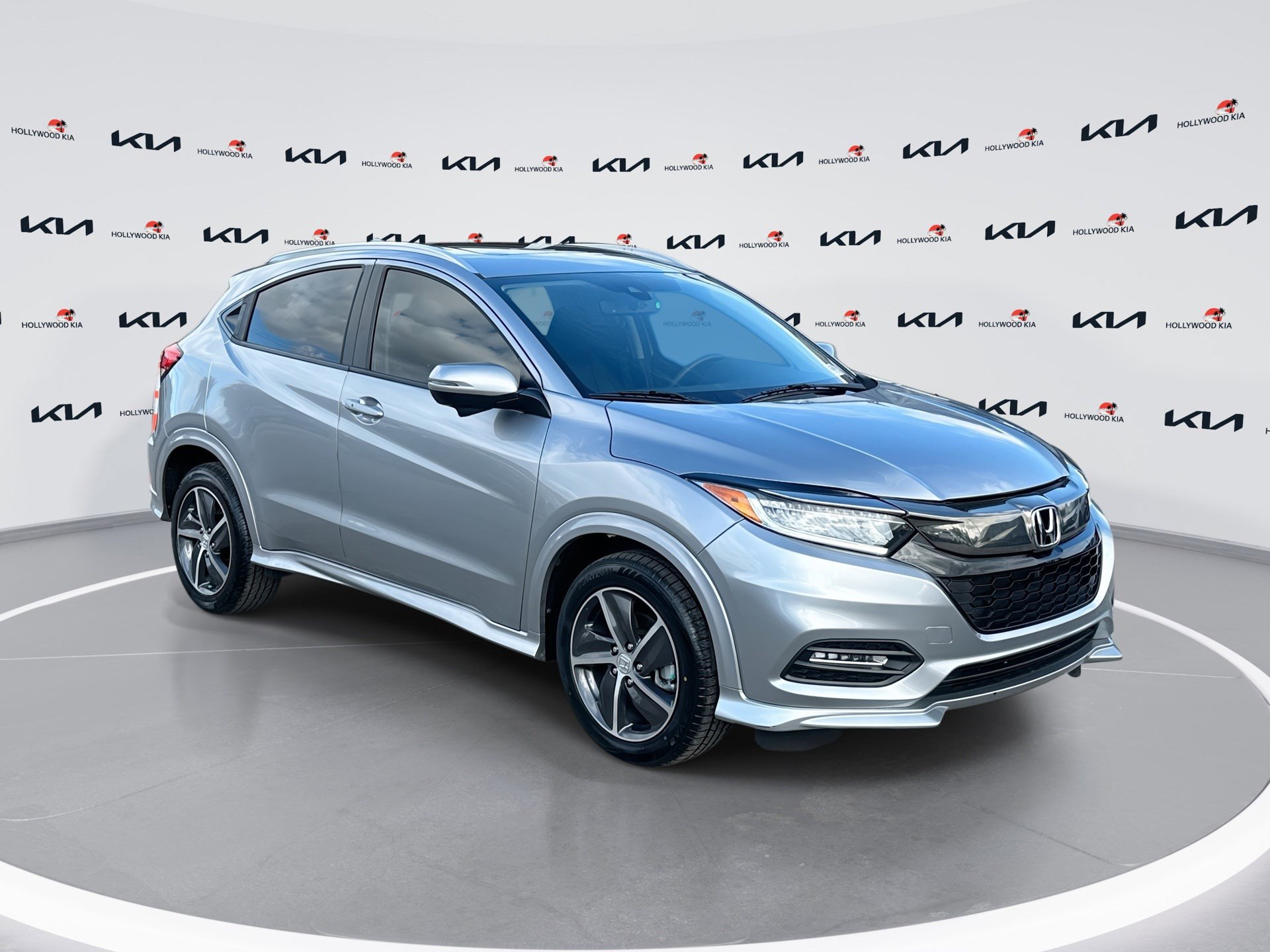 Used 2020 Honda HR-V Touring image 1