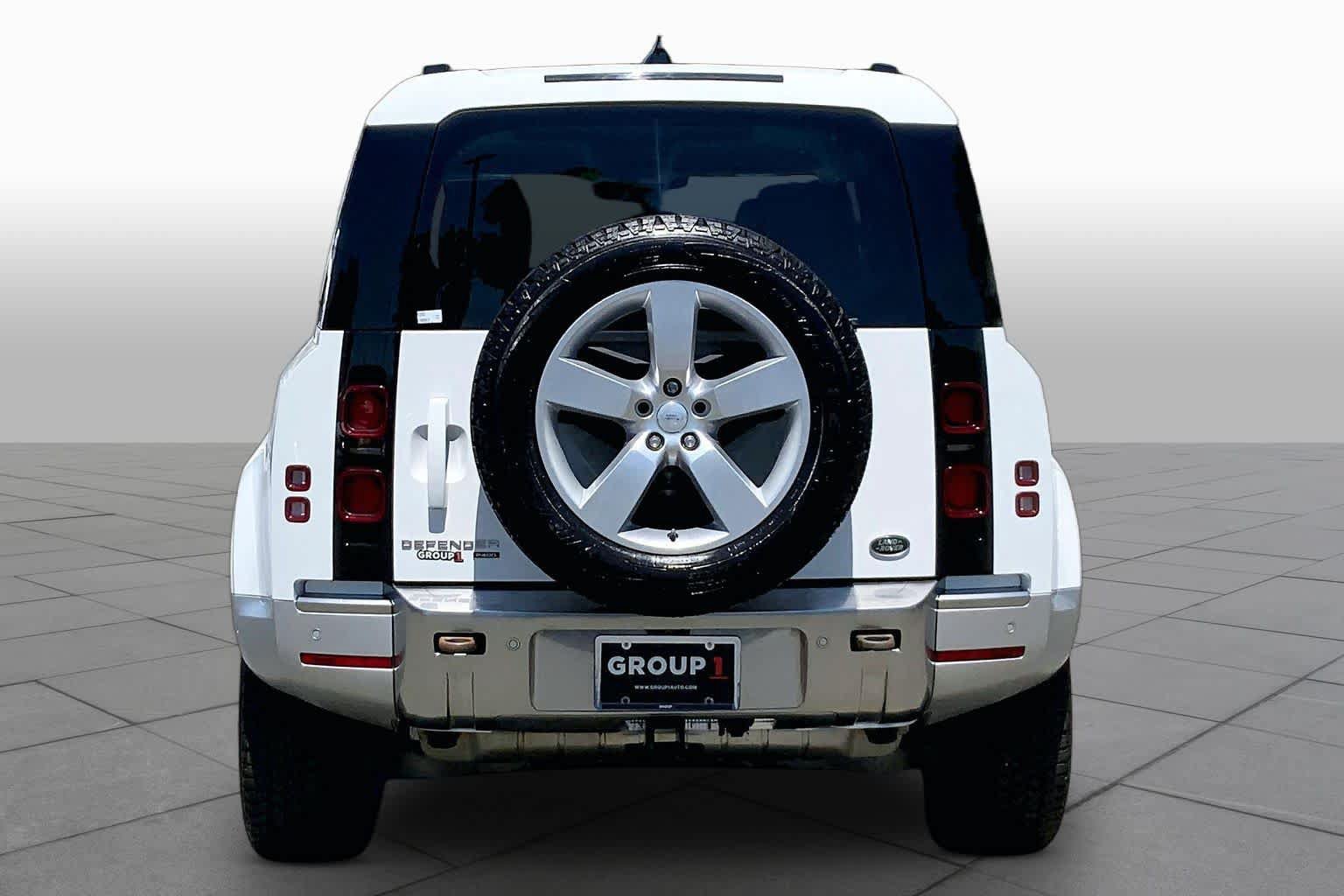 Used 2023 Land Rover Defender 110 SE AWD/4WD image 5