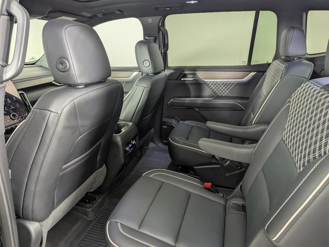 Used 2025 GMC Acadia Denali image 22