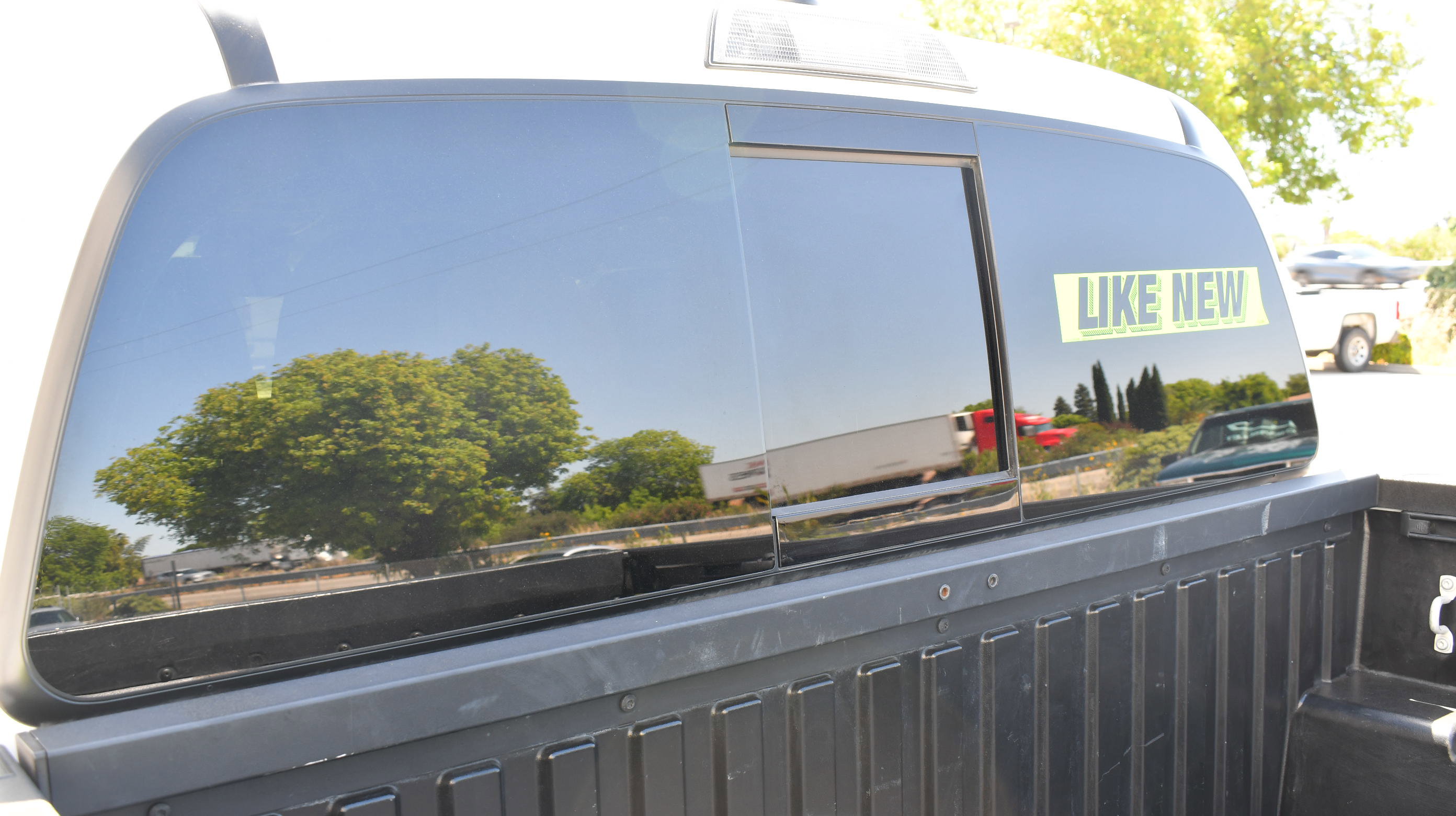 Used 2022 Toyota Tacoma TRD Off-Road w/ Technology Package image 8