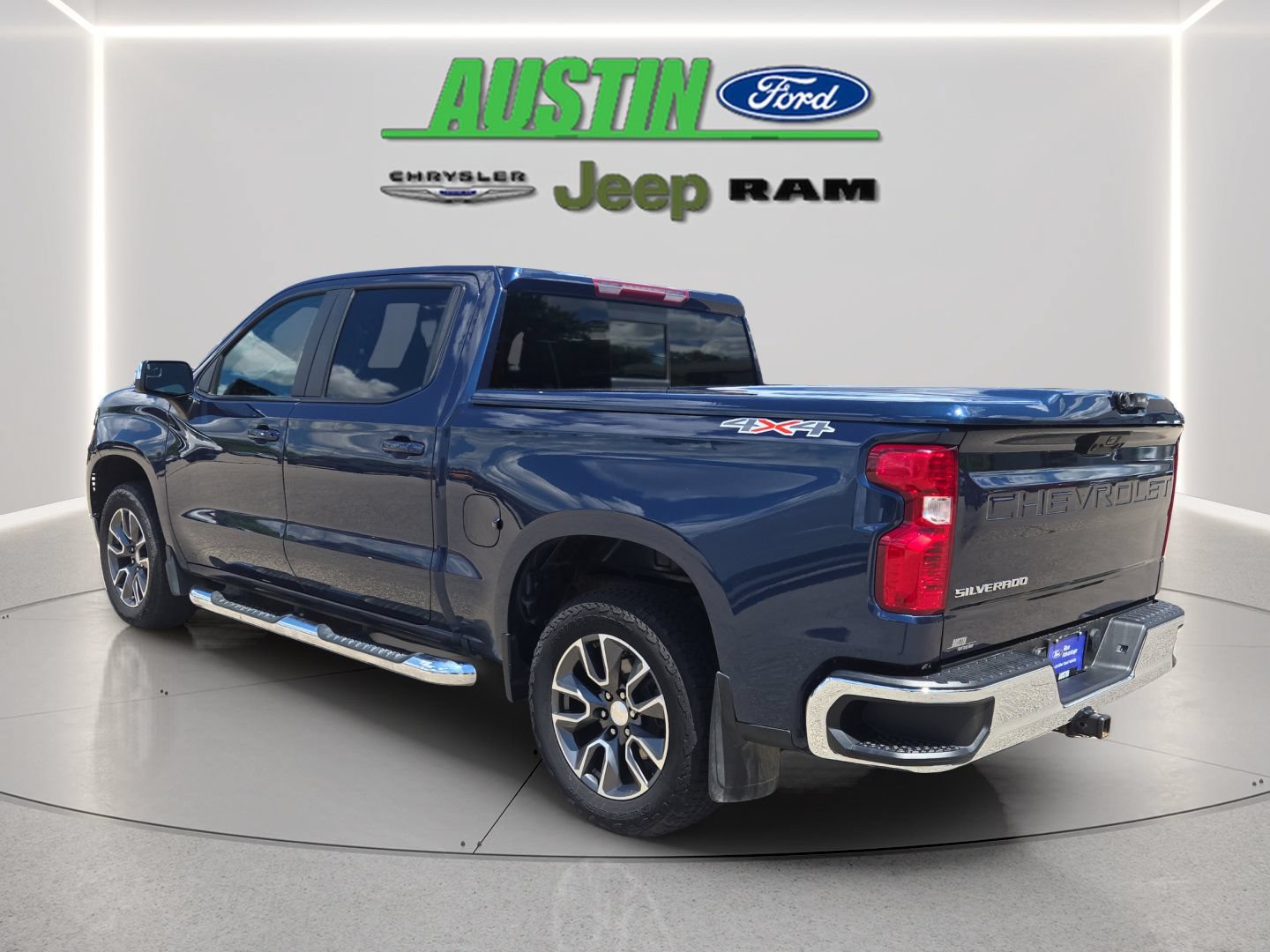 Used 2022 Chevrolet Silverado 1500 LT w/ All Star Edition Plus AWD/4WD image 3