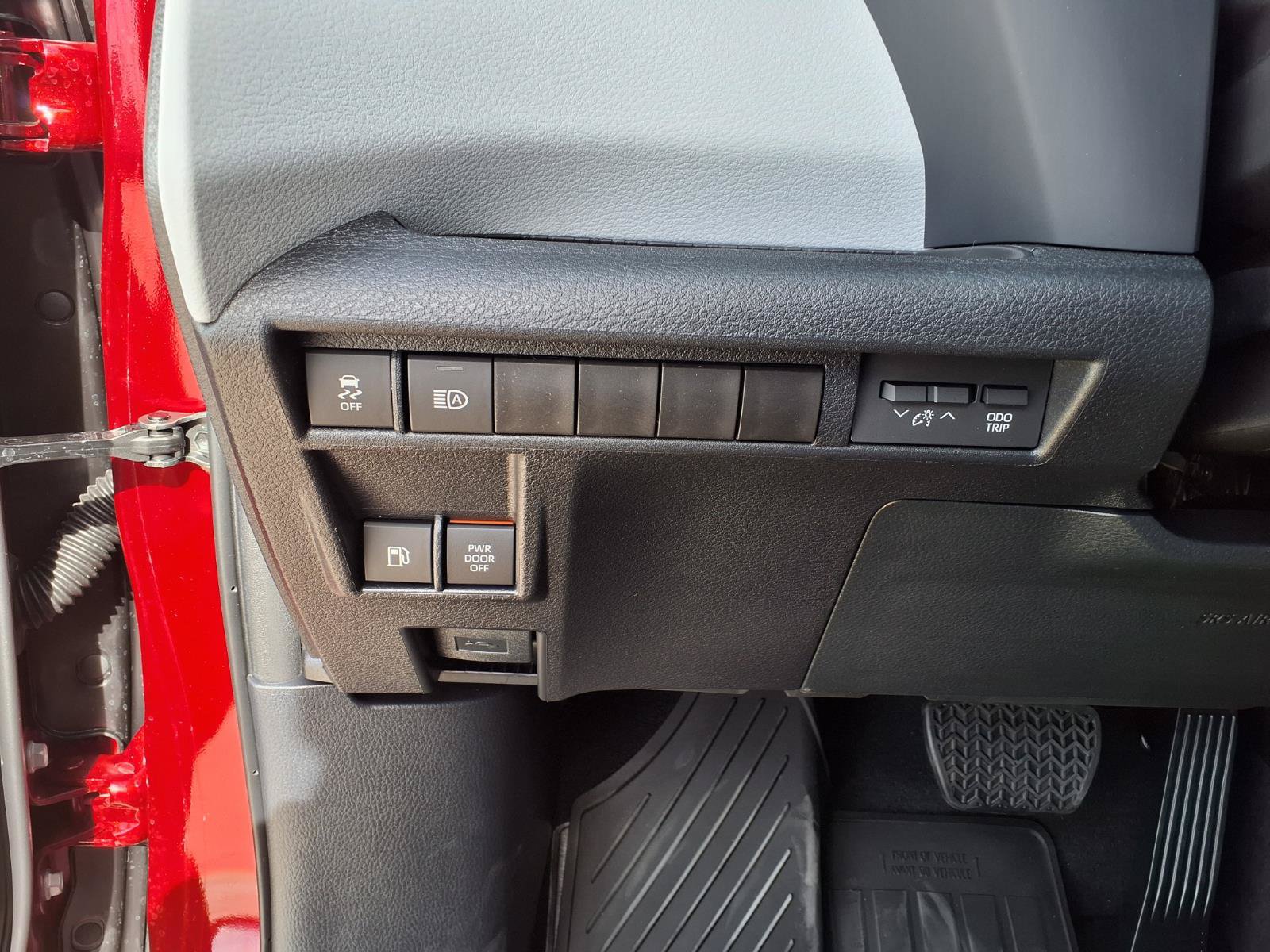 New 2026 Toyota Sienna XLE FWD image 22