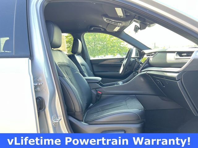 New 2025 Jeep Grand Cherokee L Laredo image 19