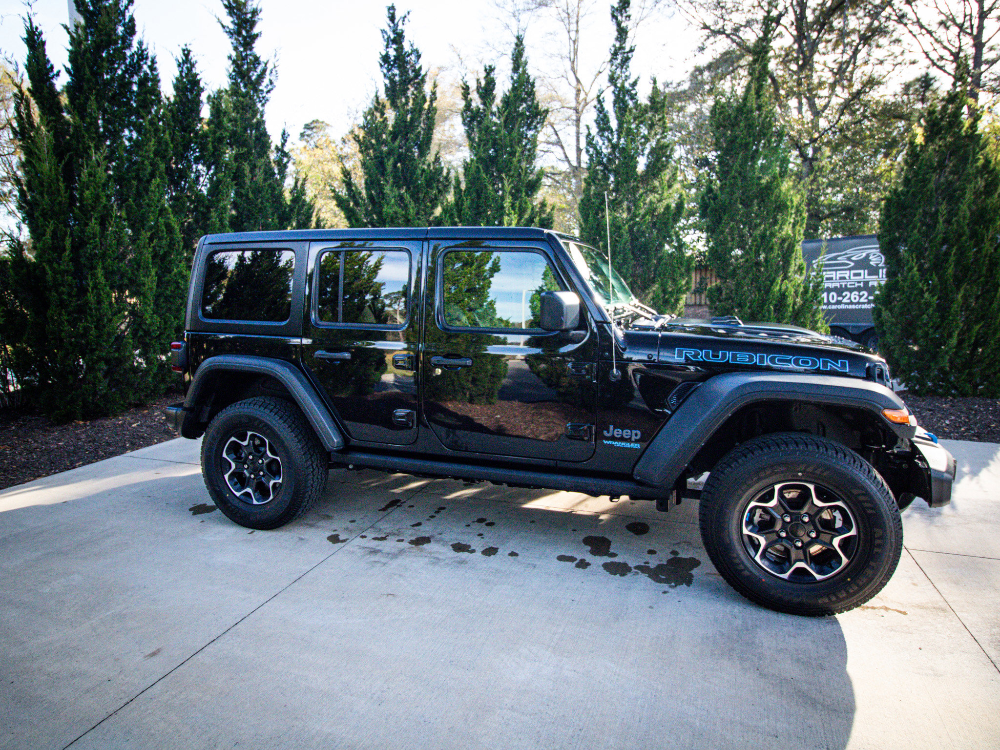 Used 2022 Jeep Wrangler Unlimited Rubicon 4xe w/ Dual Top Group AWD/4WD image 10