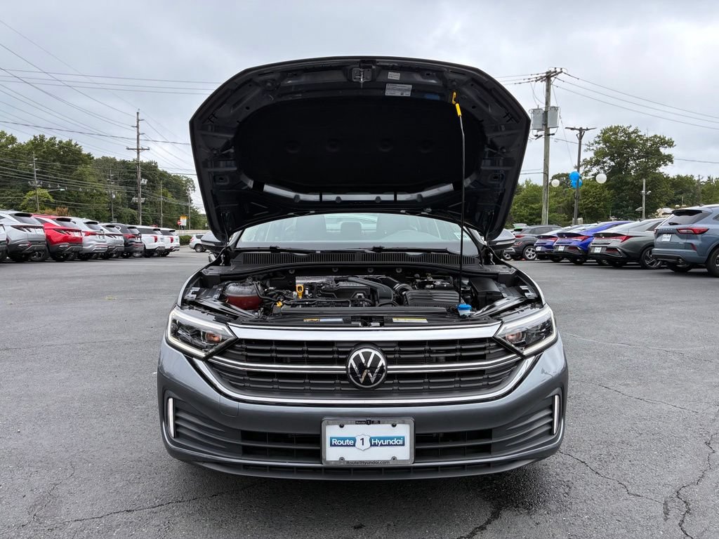 Used 2024 Volkswagen Jetta SEL FWD image 10