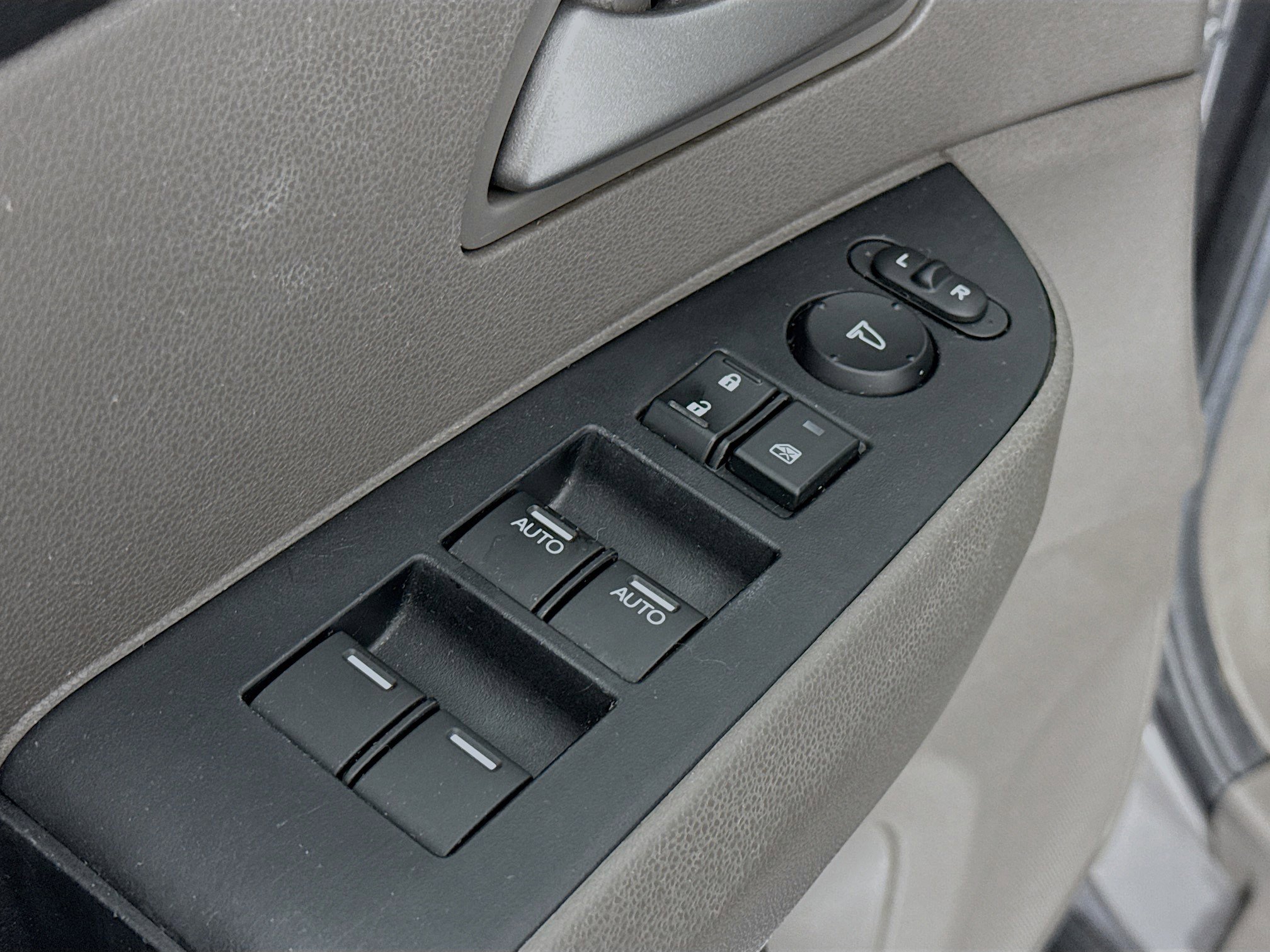 Used 2013 Honda Odyssey EX-L image 17