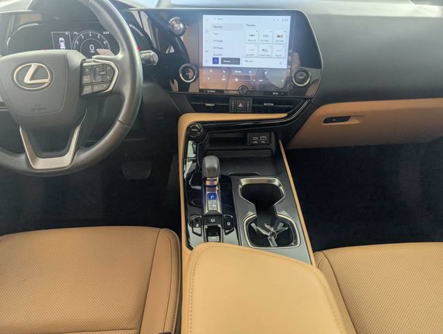 Used 2024 Lexus NX 250 FWD w/ Towing Package (2000 Lbs) image 24