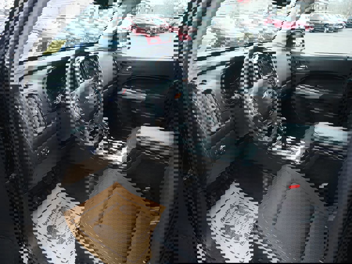 Used 2022 Chevrolet Colorado LT w/ Fleet Safety Package image 9