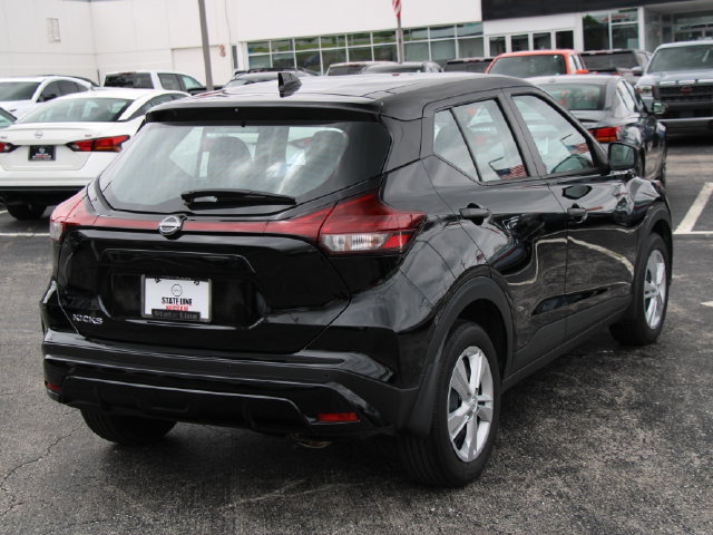 Certified 2025 Nissan Kicks Play S FWD image 9