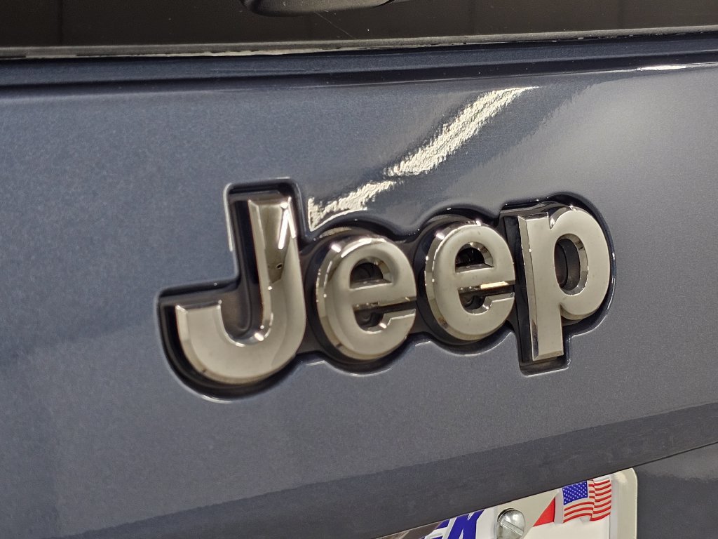 Used 2020 Jeep Cherokee Limited AWD/4WD image 29