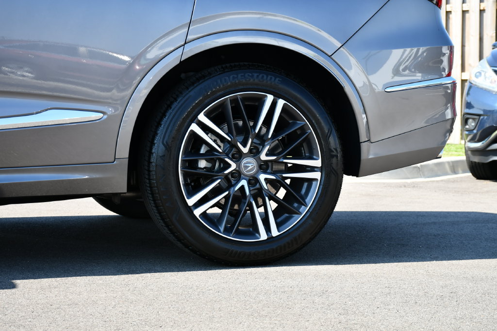 Certified 2026 Acura MDX w/ Advance Package AWD/4WD image 11