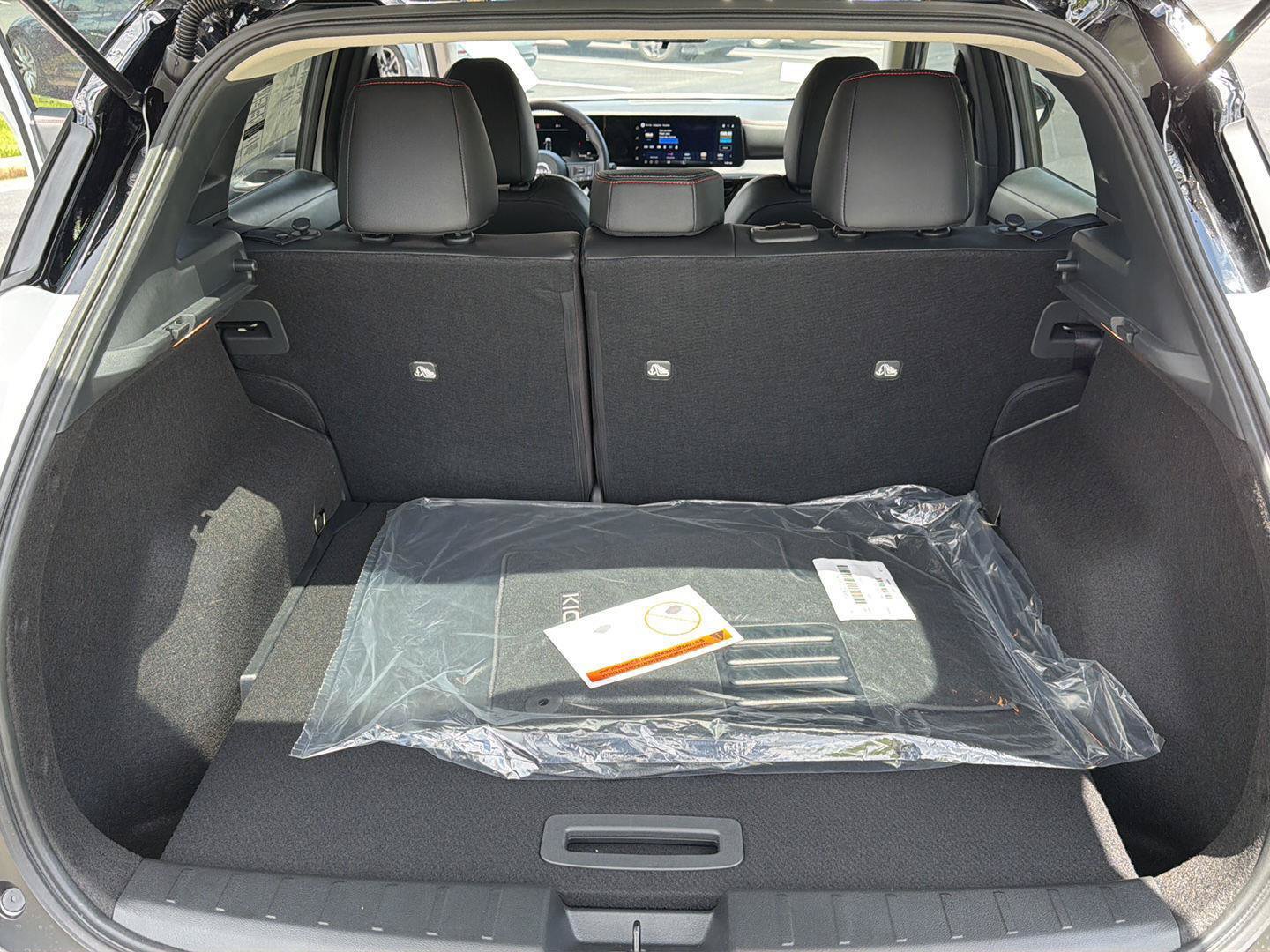 New 2026 Nissan Kicks SR FWD image 30