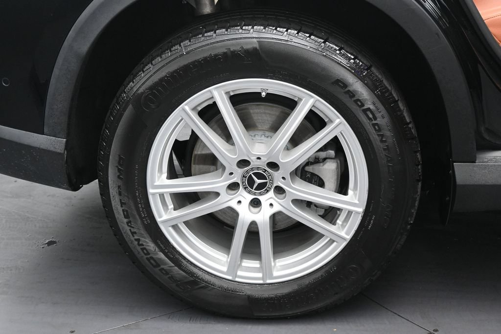 Used 2023 Mercedes-Benz GLC 300 4MATIC w/ Exclusive Trim Package image 33