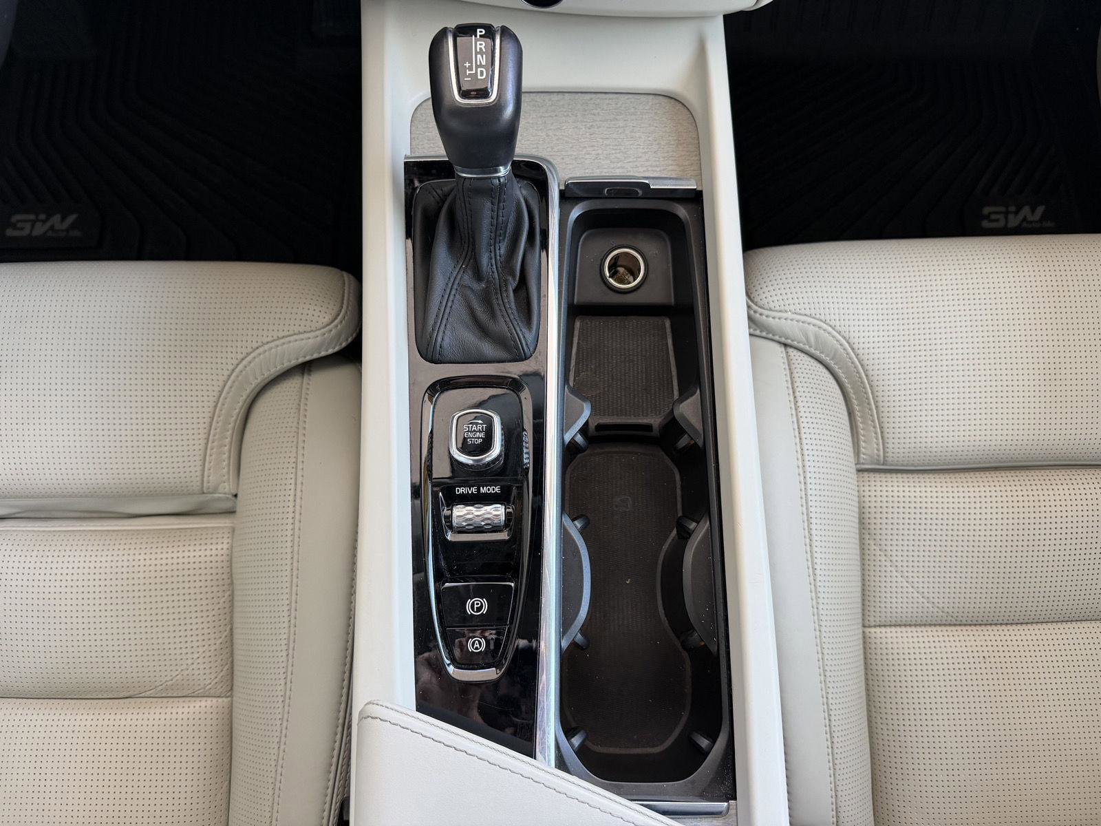 Used 2018 Volvo XC60 T6 Inscription w/ Luxury Seat Package image 34