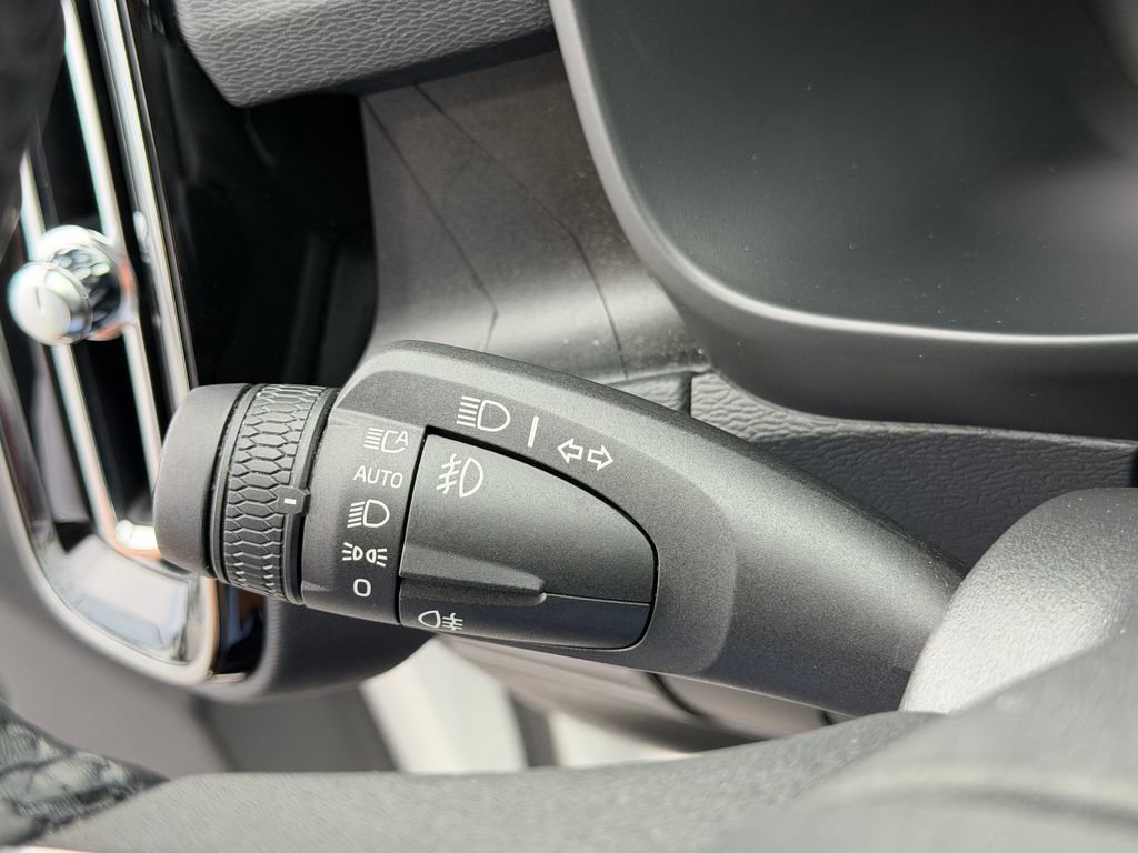 Used 2023 Volvo C40 P8 Recharge Ultimate w/ Protection Package Premier AWD/4WD image 38