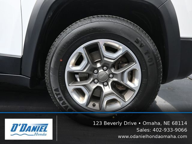 Used 2019 Jeep Cherokee Trailhawk w/ Cold Weather Group AWD/4WD image 42
