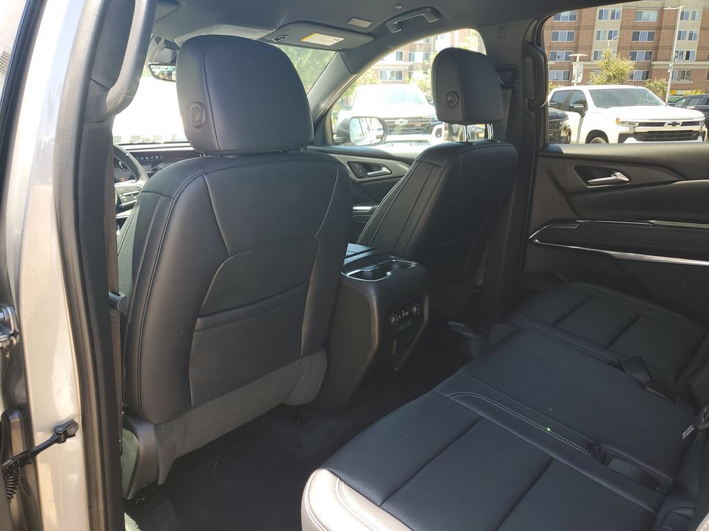 Used 2026 Chevrolet Traverse LT w/ Driver Confidence Package FWD image 16