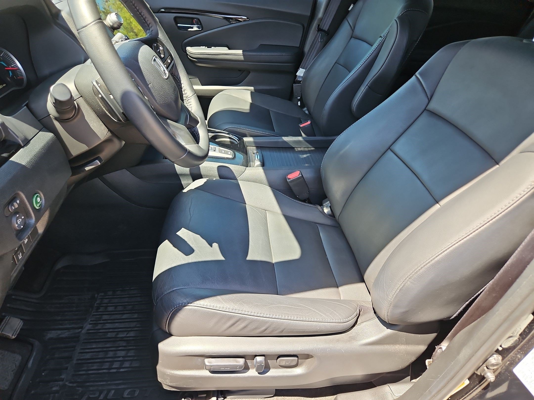 Used 2022 Honda Pilot Touring image 25