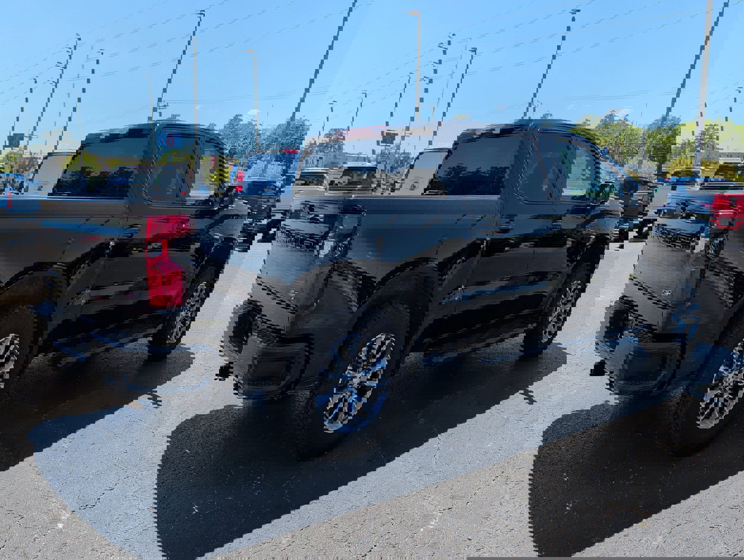 Used 2022 Chevrolet Silverado 1500 RST AWD/4WD image 4