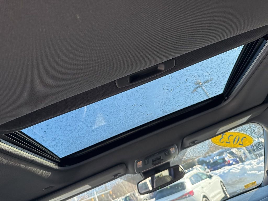 Used 2023 Toyota Sienna XLE Woodland Edition image 10