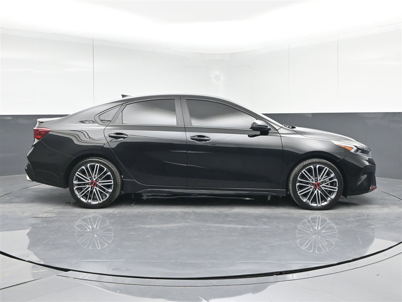 Used 2024 Kia Forte GT image 4