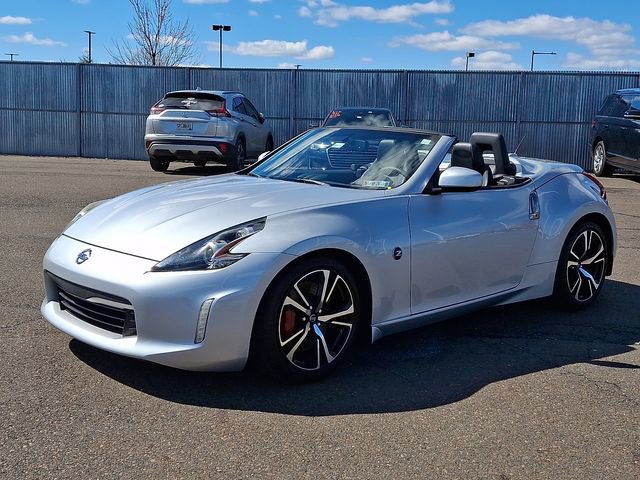 Used 2018 Nissan 370Z Touring Sport RWD image 3